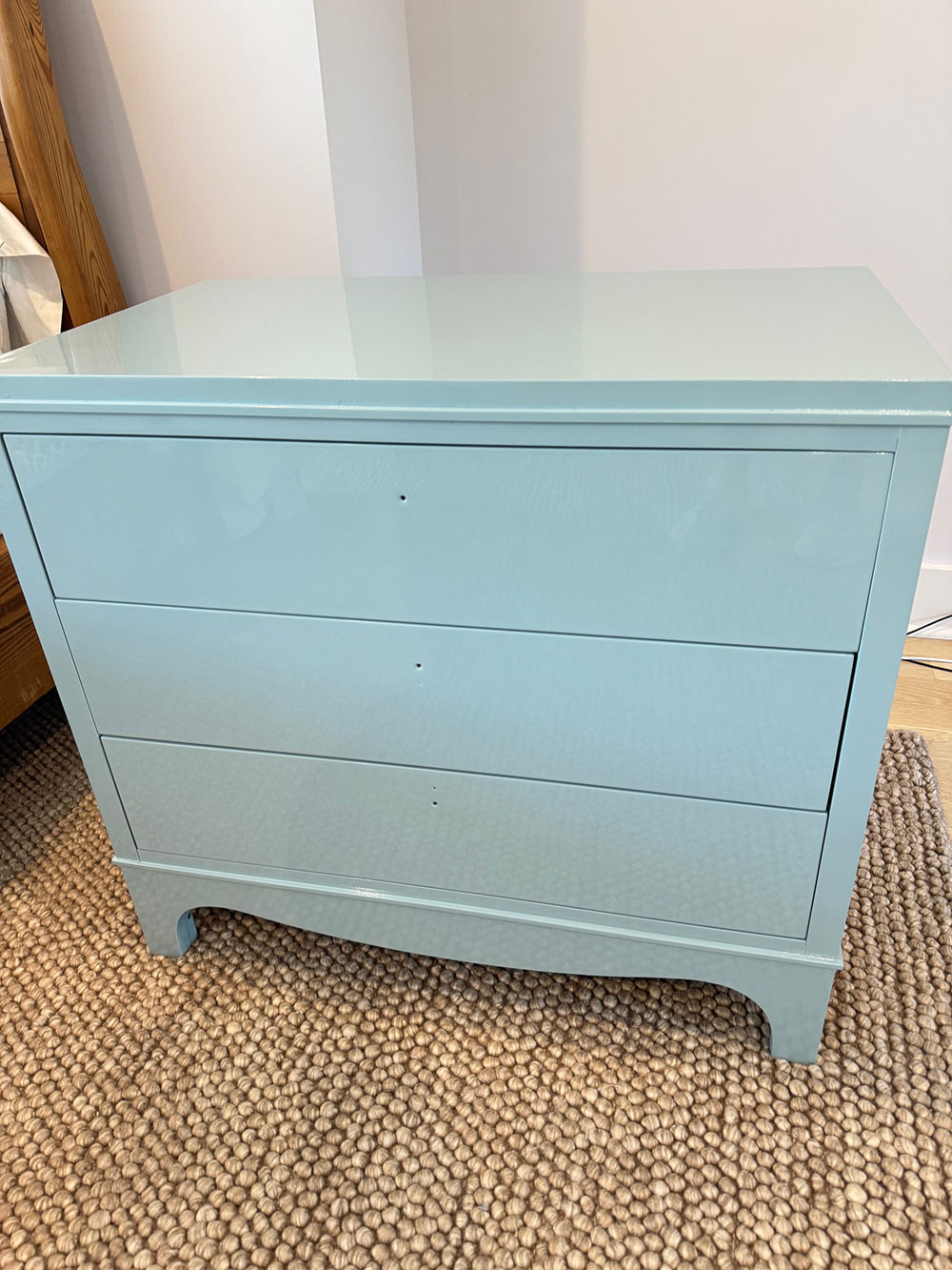 High-gloss-dresser-1