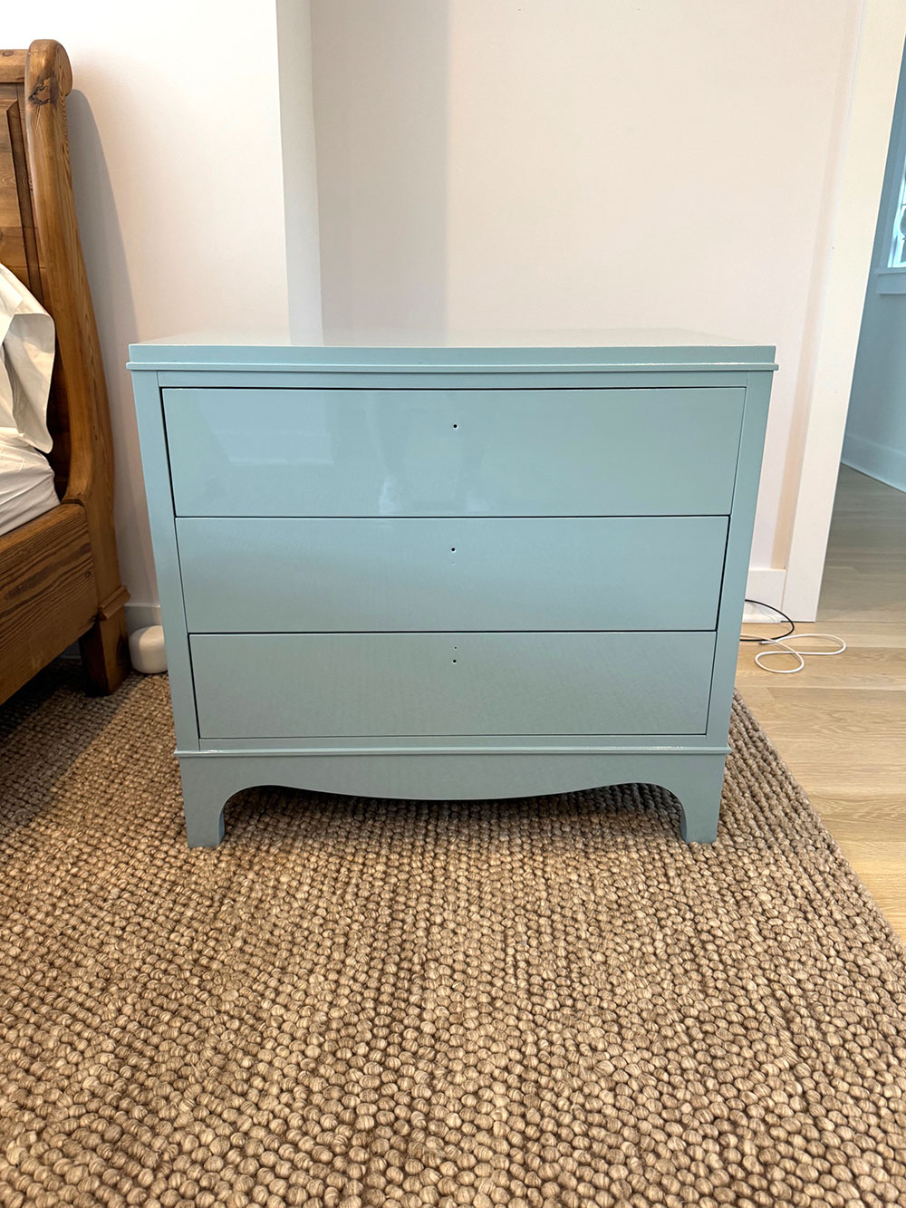 High-gloss-dresser-2